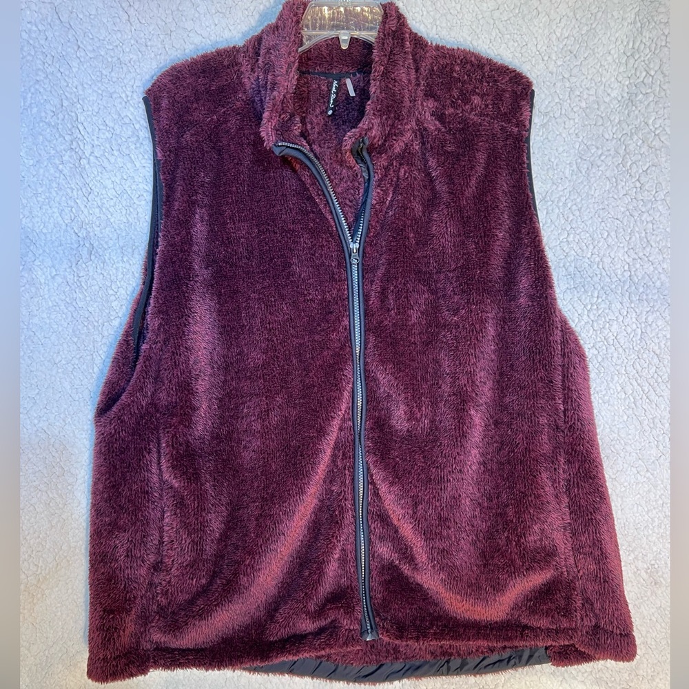 EUC Women’s Burgundy Faux Fur Vest 3X